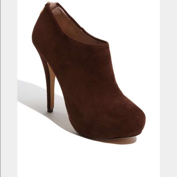 Vince Camuto Jerrell Booties