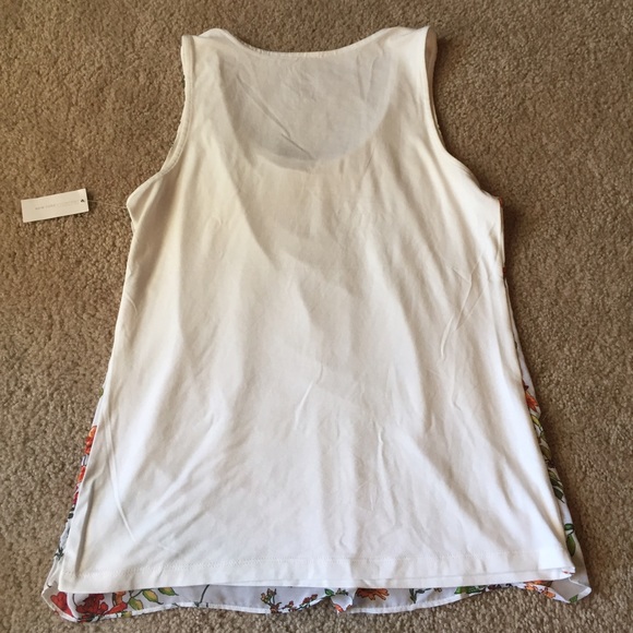 🚫BUNDLED!🚫 NWT White blouse w/ floral detail - Picture 4 of 4