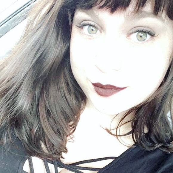 Meet your Posher, Savannah - Picture 4 of 4