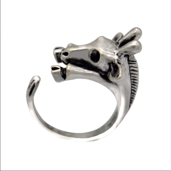 πAdorable wrap around giraffe ring π - Picture 3 of 3