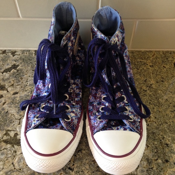 Converse Shoes - Converse high tops
