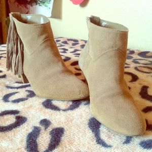 Fringe AE Booties!👢💋