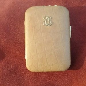 Cute AS HELL little Vintange tan color key hokder