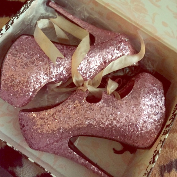 Bordello heels