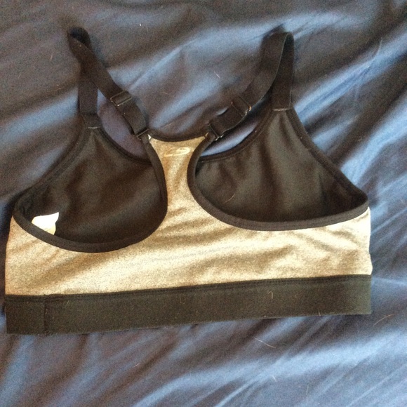 Sports bra - Picture 2 of 3