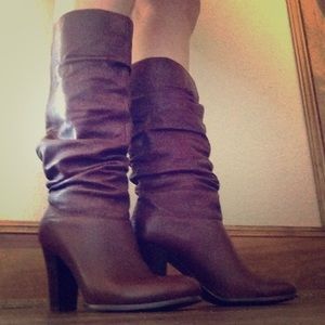 Slouch boot