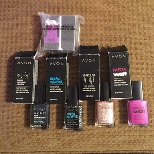 4 Avon Nail Polishes & 1 Nail Art Sponges