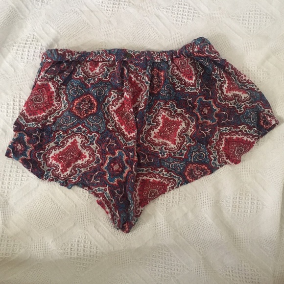 Flowy patterned shorts - Picture 3 of 3