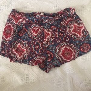 Flowy patterned shorts
