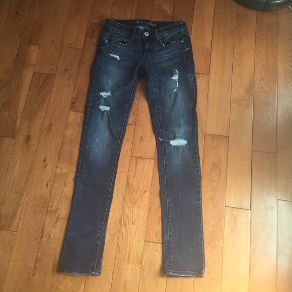 American Eagle Distressed Skinny Jean
