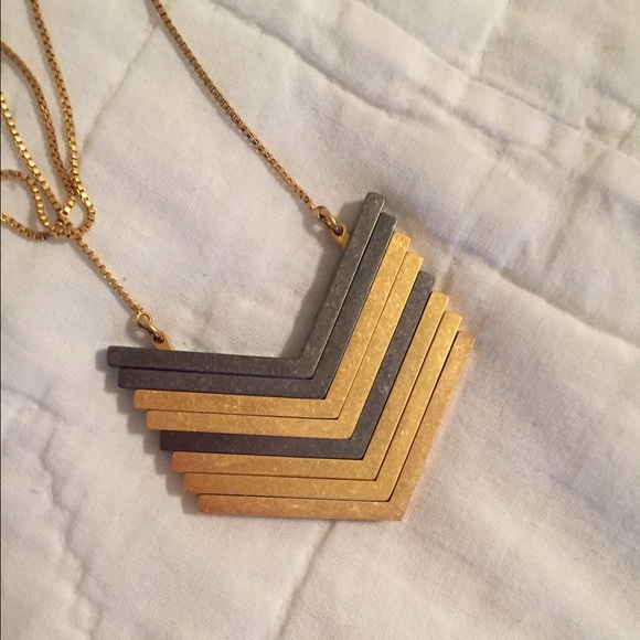 Madewell Arrowstack Necklace - Picture 3 of 3