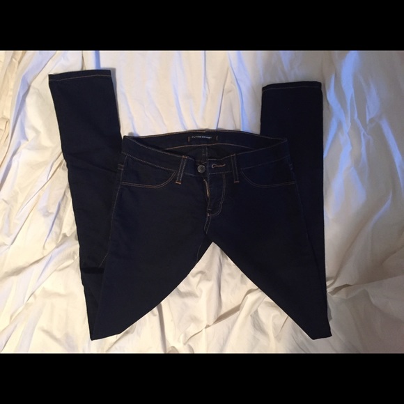 Jeggings. Skinny jeans.