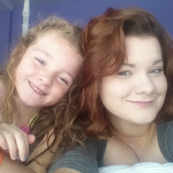 Meet your Posher, Kendra