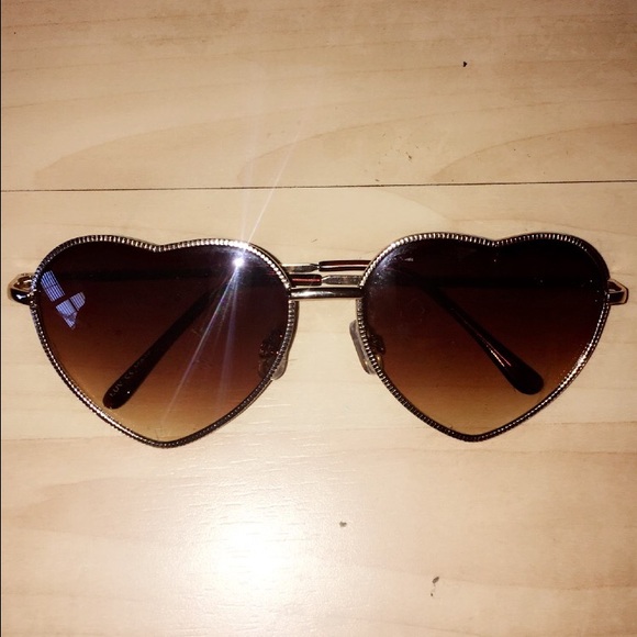 Heart-shaped aviator sunglasses