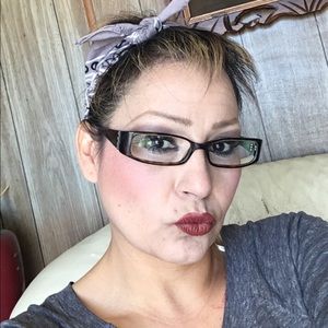 Meet your Posher, Kari