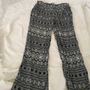 Flowy patterned pants