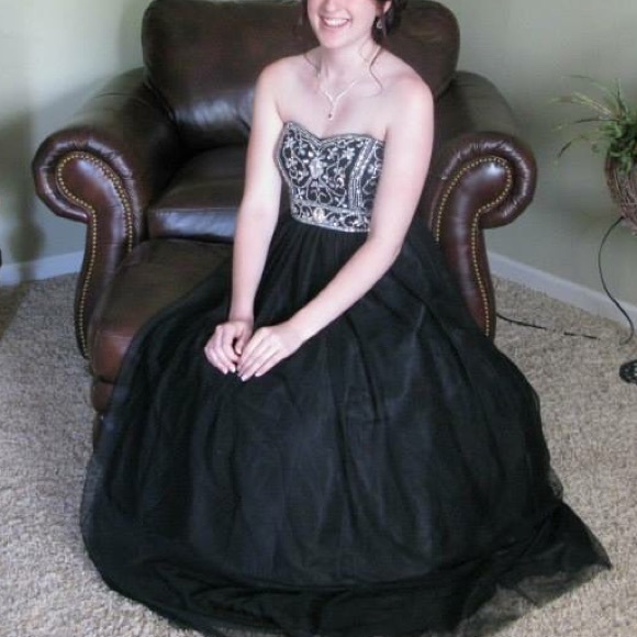 black princess prom dress