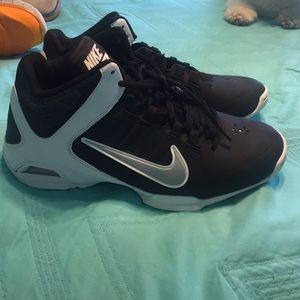 Brand bee Nike basketball shoes