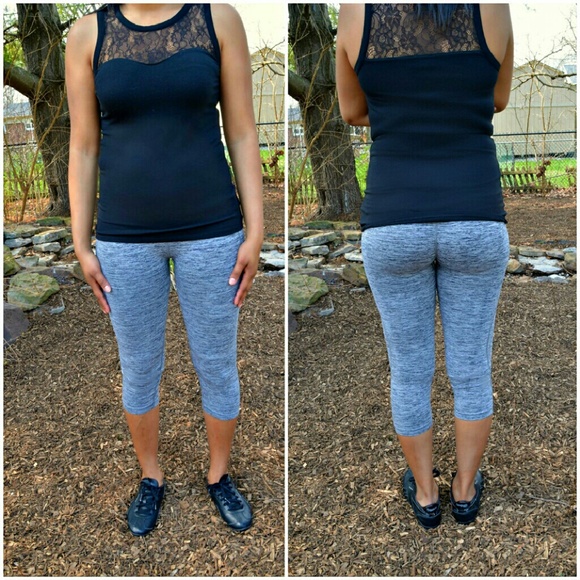 Solid High-Waisted Yoga Capris - Grey