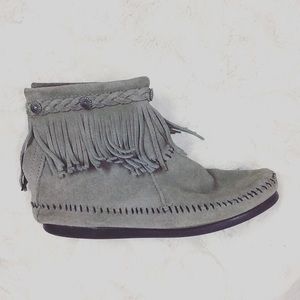 Minnetonka shoes. Worn a couple times!!