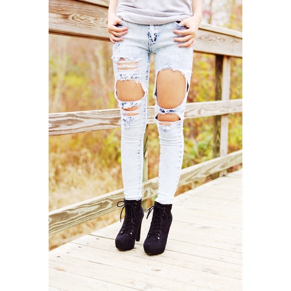 Dark Wash Destroyed Skinnies