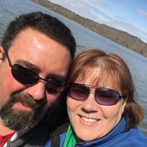 Meet your Posher, Deena