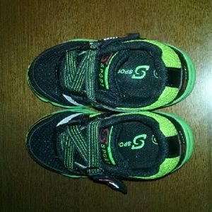 NWOT Toddler boys gym shoes