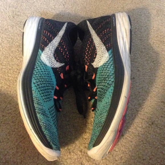 Nike flyknit lunar 3 size 9.5 women's - Picture 3 of 4