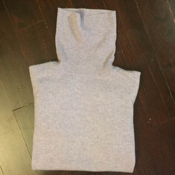 ⬇️⬇️Bloomingdale's Sutton Studio 100% Cashmere - Picture 2 of 3