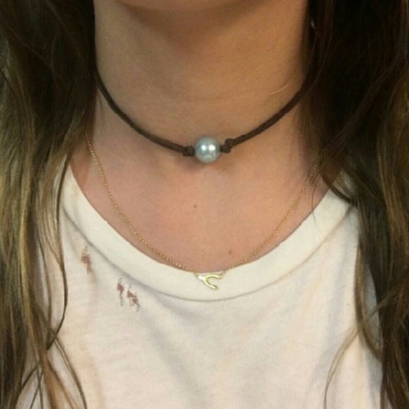 pearl choker (blue)