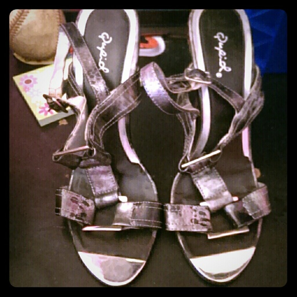 Qupid heels - Picture 1 of 2