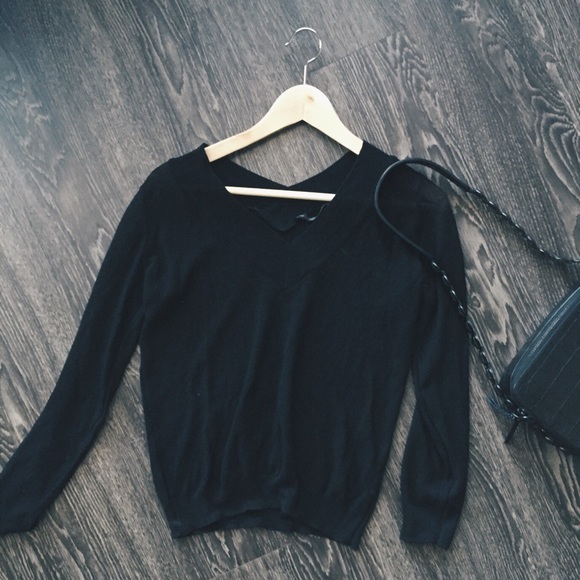 Zara knit v neck sweater. Size M black.
