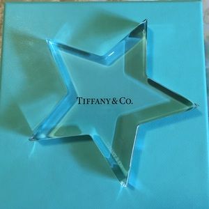 Tiffany star paperweight