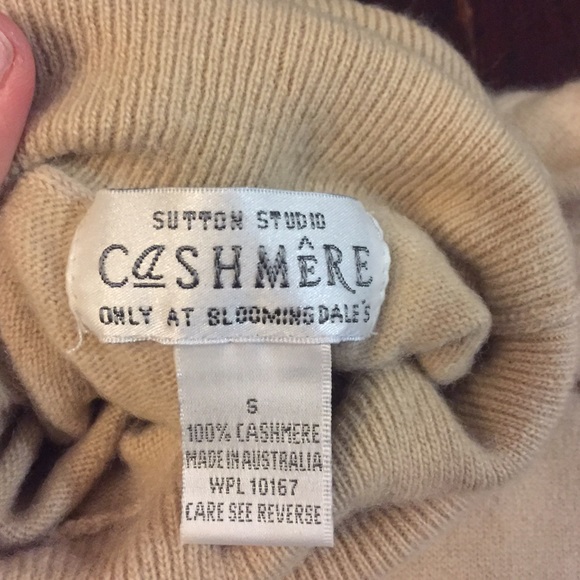 ⬇️⬇️Bloomingdale's Sutton Studio 100% Cashmere - Picture 3 of 4