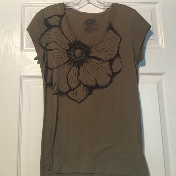 V neck tshirt