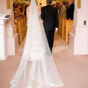 Pnina Tornai cathedral length veil