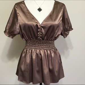 Silky scrunch waist top!