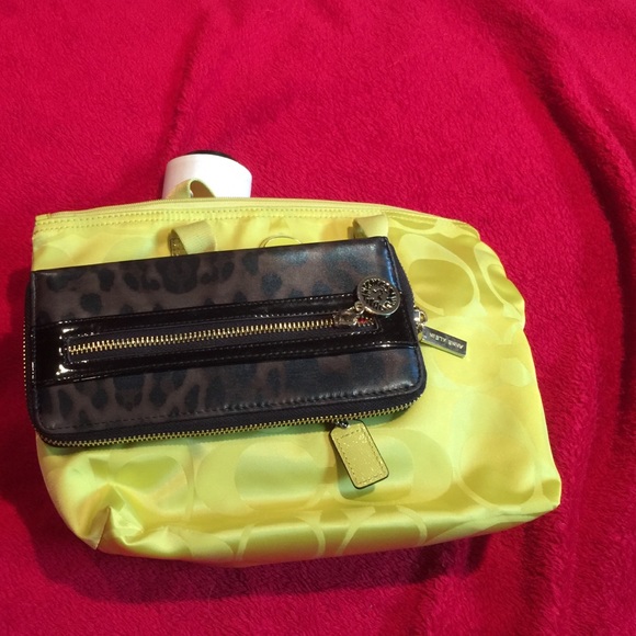 Authentic Coach Small Tote - Picture 4 of 4