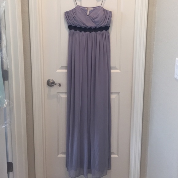 Strapless violet dress.