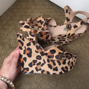 Steve Madden platform  leopard leather/pony heels.
