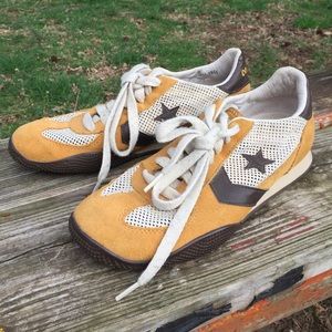 Converse funky yellow suede sneaks!