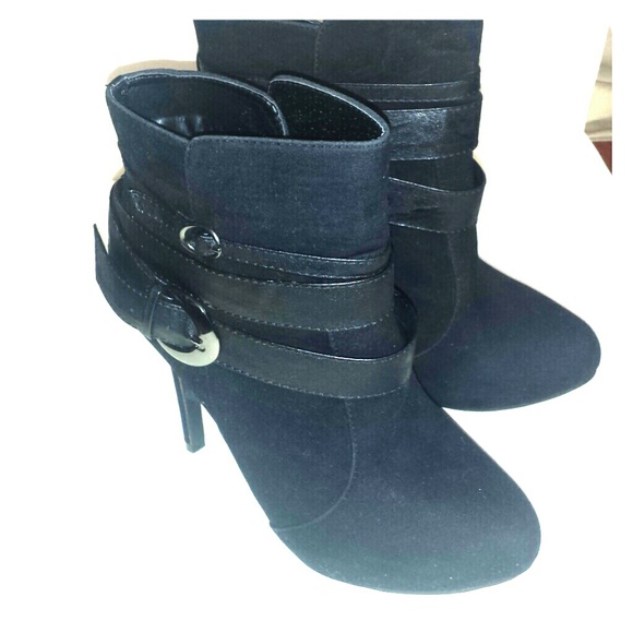 *New* Black Wrap Buckle Ankle Booties