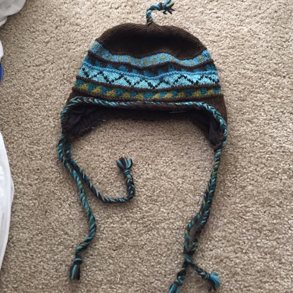 NWOT Newari hand knit winter hat