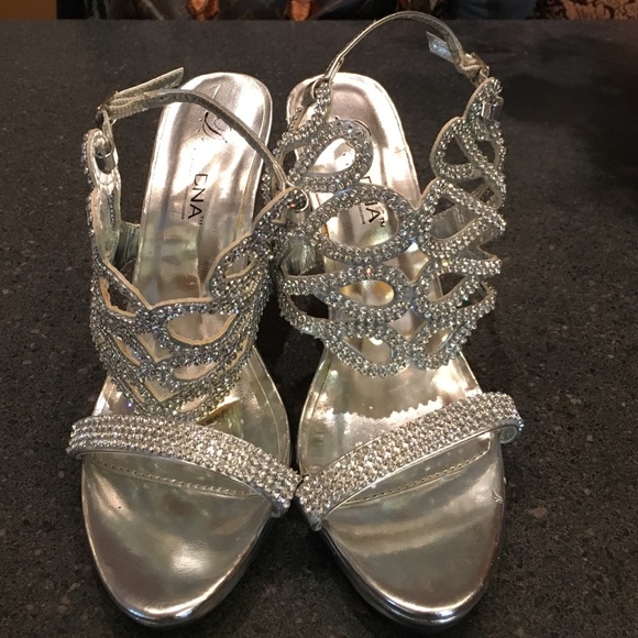 Shoes - Diva DNA silver heels