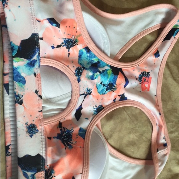 SOLD ON Ⓜ️ERCARI - Picture 2 of 3