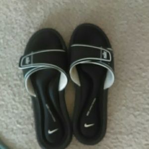 Nike sandles