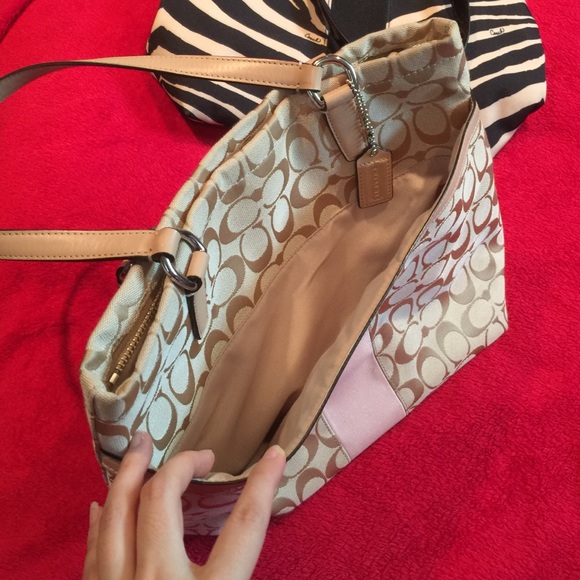 Authentic Coach Handbag - Picture 3 of 4