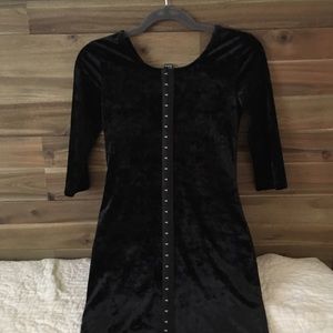 NWT Forever 21 Black Velvet Back-Clasp Mini