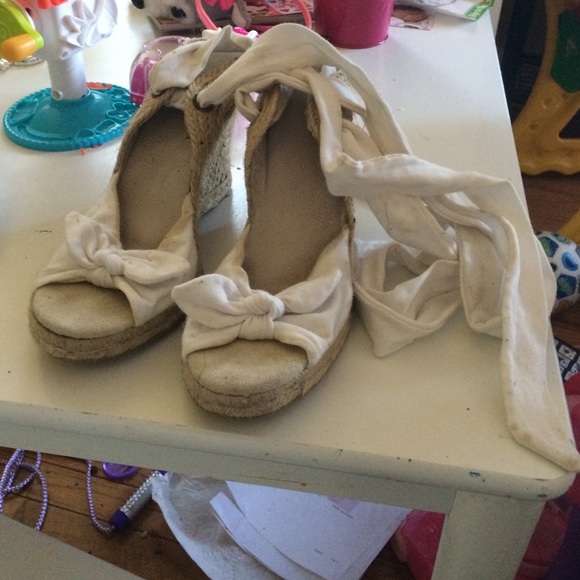 White cloth wrap sandals