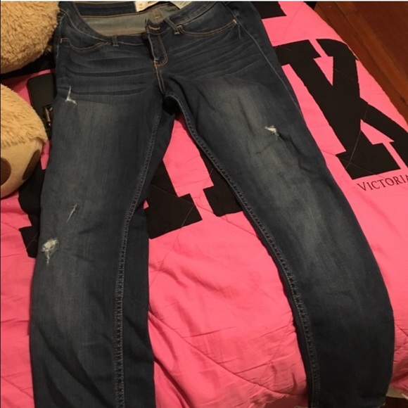 2 pairs hollister jeans